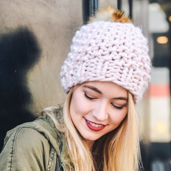 MUSTARD CHUNKY KNIT POMPOM BEANIE - Picture 5 of 9